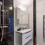 Providence - Elegant F3, Vue Incroyable, Balcon,ascenseur, Wifi *