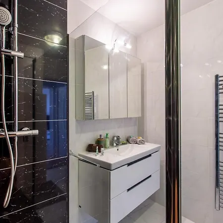 Providence - Elegant F3, Vue Incroyable, Balcon,ascenseur, Wifi *