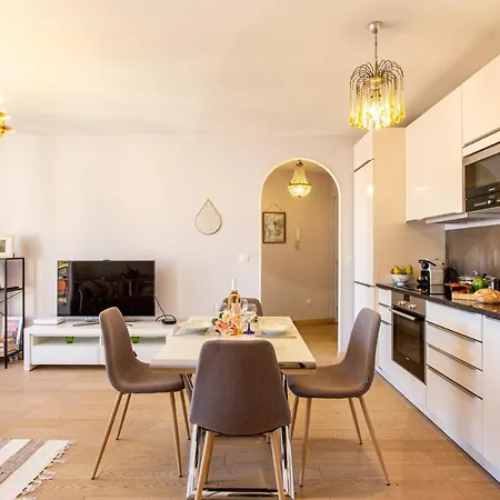 Providence - Elegant F3, Vue Incroyable, Balcon,ascenseur, Wifi