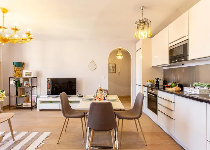 Providence - Elegant F3, Vue Incroyable, Balcon,ascenseur, Wifi