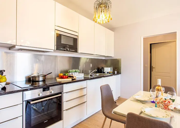 Providence - Elegant F3, Vue Incroyable, Balcon,ascenseur, Wifi *