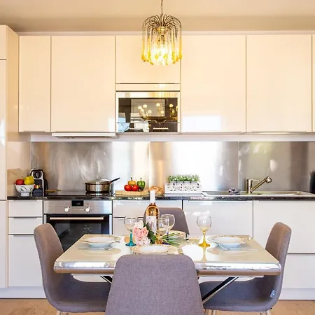 Providence - Elegant F3, Vue Incroyable, Balcon,ascenseur, Wifi
